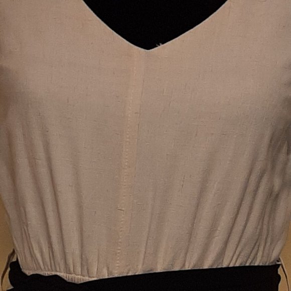 Lovestitch Linen Blend Dress - Picture 7 of 14